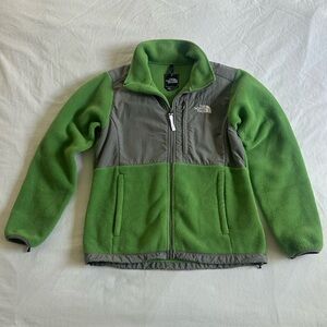 The North Face Fleece Jacket for Woman, size Medium.